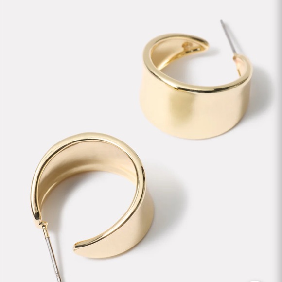 Evereve Gold Statement Earrings - Picture 2 of 4